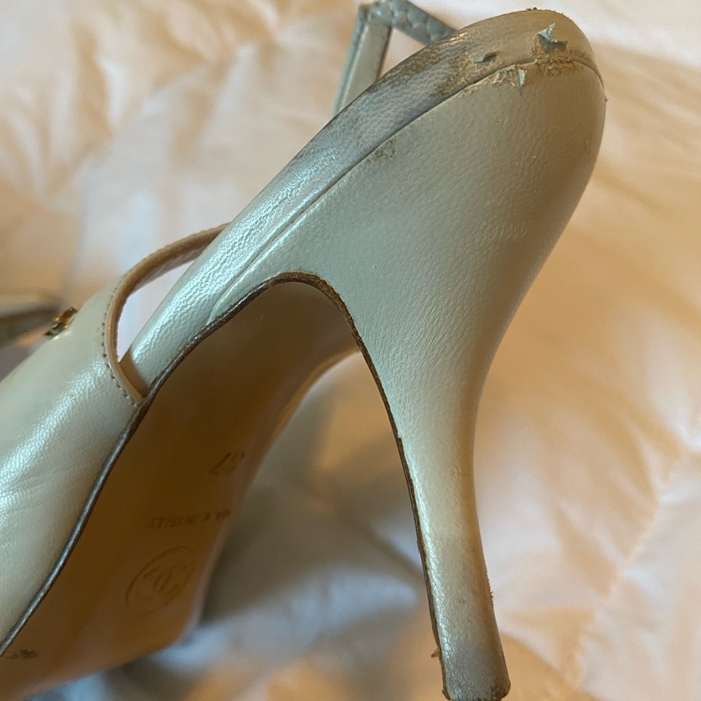 CHANEL baby blue Slingback Heels - Picture 5 of 6